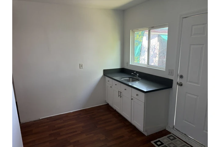 $1500 : Apartamento se renta; privado image 2
