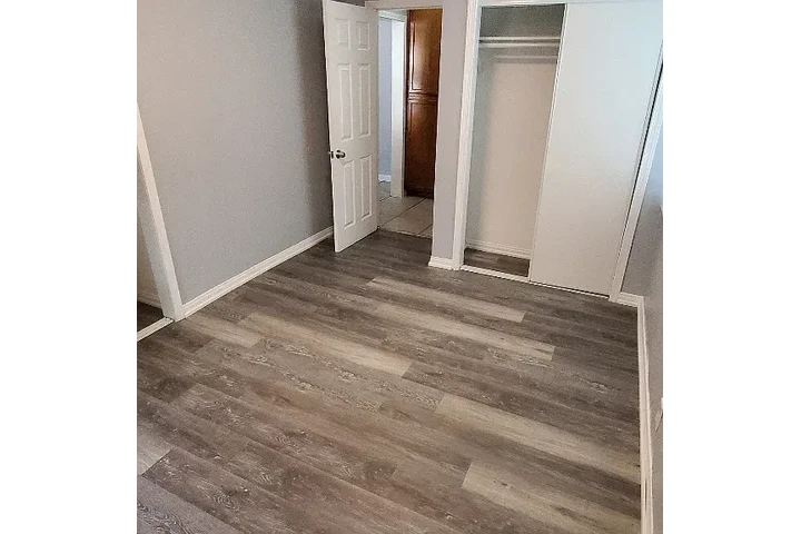 $1155 : Hot 1bd 1ba @ Huntington image 7