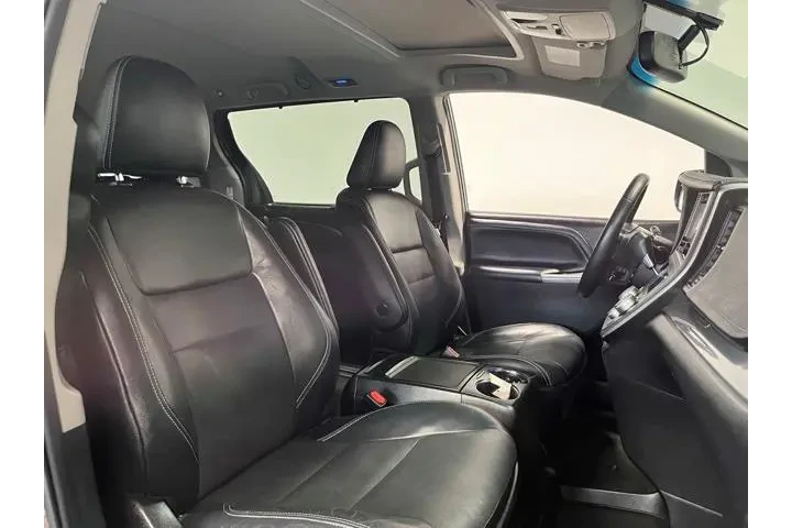 $13922 : Toyota Sienna 2015 image 10