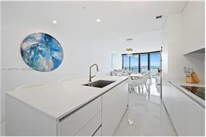 $12500 : Rental property with 3 bedro image 7