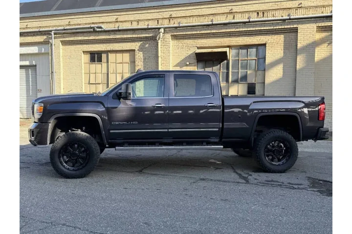 $24988 : 2015 GMC Sierra 3500HD Denali image 5