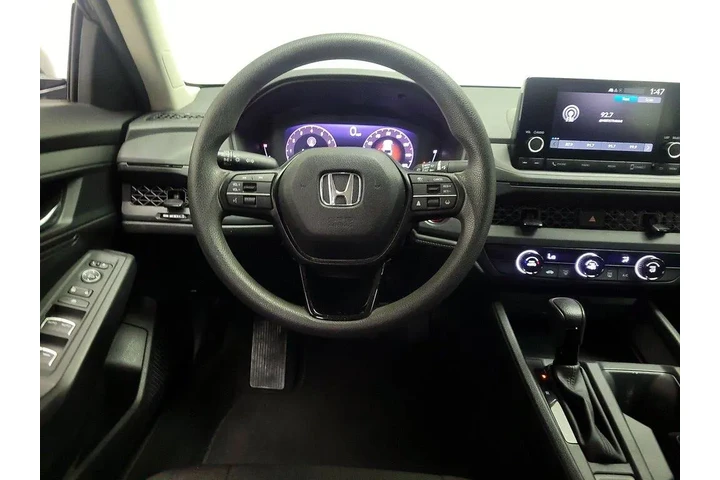 $22998 : Honda Accord 2024 LX 4dr Sed image 10