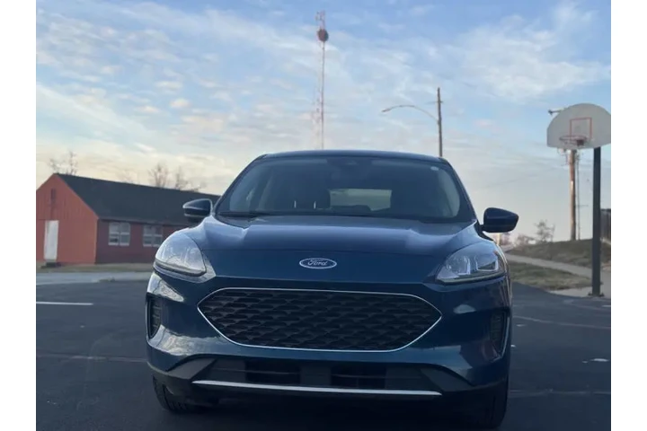 $7999 : 2020 Escape SE image 3