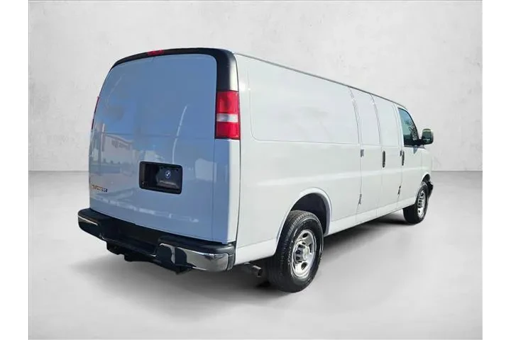 $32791 : Chevrolet Express 2022 2500 image 5