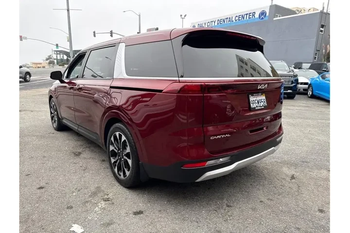 $33388 : Kia Carnival 2023 EX 4dr Min image 6