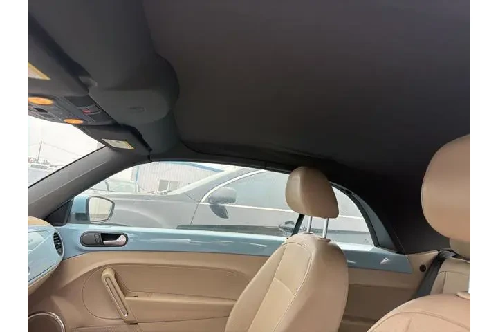 $14987 : Volkswagen Beetle Convertibl image 10