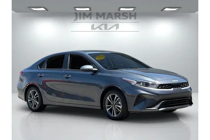 $18988 : Kia Forte 2023 LXS 4dr Sedan image 8
