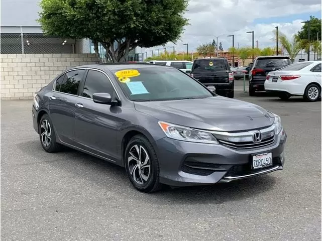 $19995 : 2017 Honda Accord LX 4 PUERTAS image 2