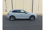 $16490 : Audi Q5 2019 AWD quattro Pre thumbnail