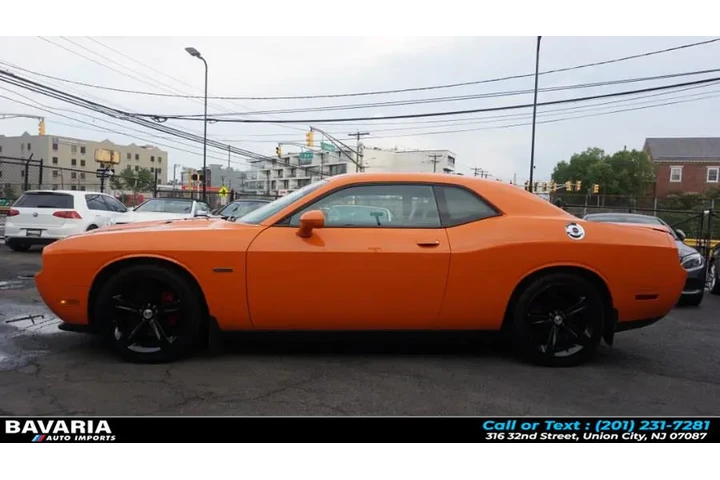 $25995 : 2014 Challenger 2dr Cpe R/T P image 4