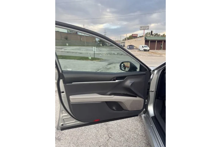 $15450 : 2021 Camry LE image 6