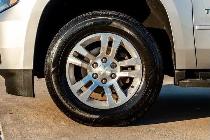 $14316 : Chevrolet Tahoe 2016 4x2 LS image 8