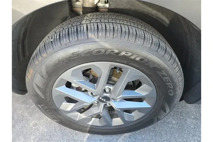 $30580 : Kia Telluride 2024 LX 4dr SU image 5