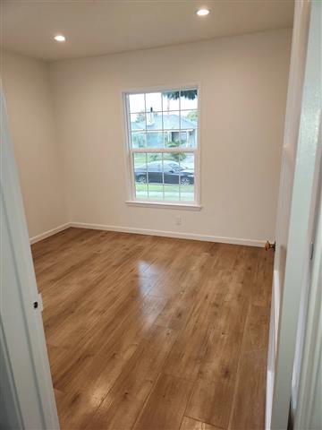 $900 : Beautiful Home...LAKEWOOD,CA image 3