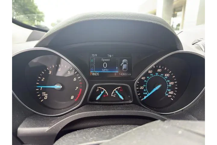 $7977 : Ford Escape 2014 Titanium 4d image 4