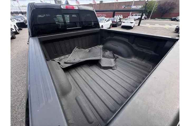 $24395 : Ram 1500 2019 4x4 Big Horn 4 image 8