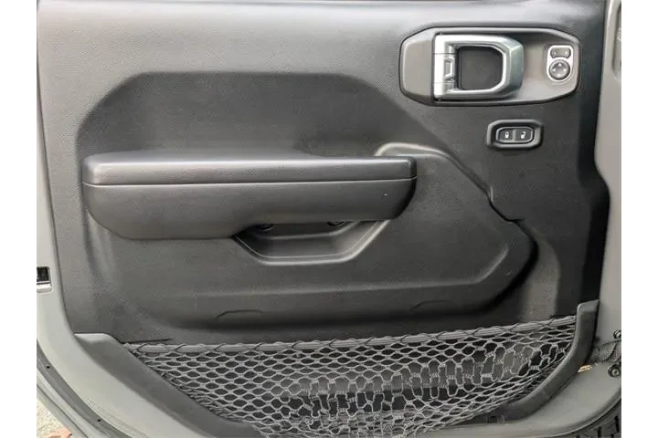 $27999 : Jeep Wrangler Unlimited 2020 image 10