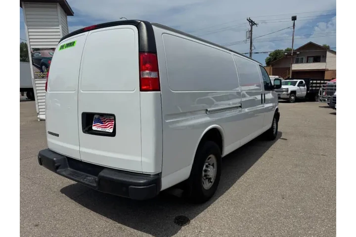 $19990 : 2018 Express 3500 image 7