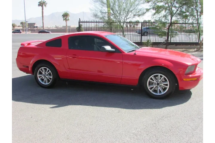 $9995 : 2005 Mustang V6 Deluxe image 3