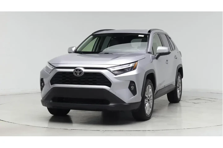 $28998 : Toyota RAV4 2023 XLE Premium image 4