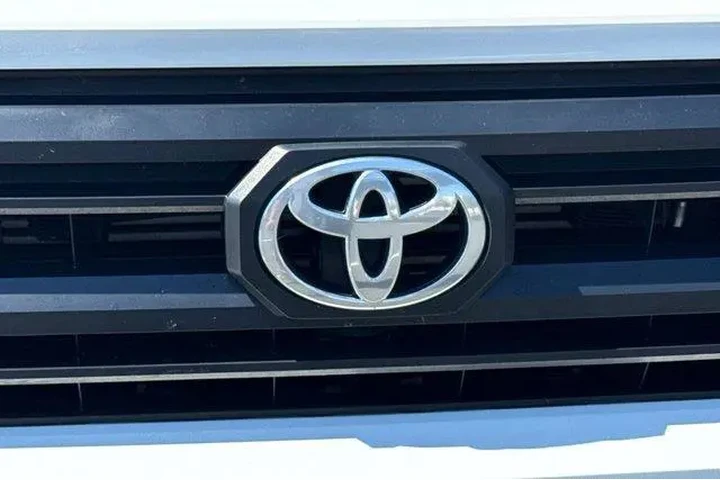 $33998 : Toyota Tacoma 2024 4x2 SR5 4 image 8