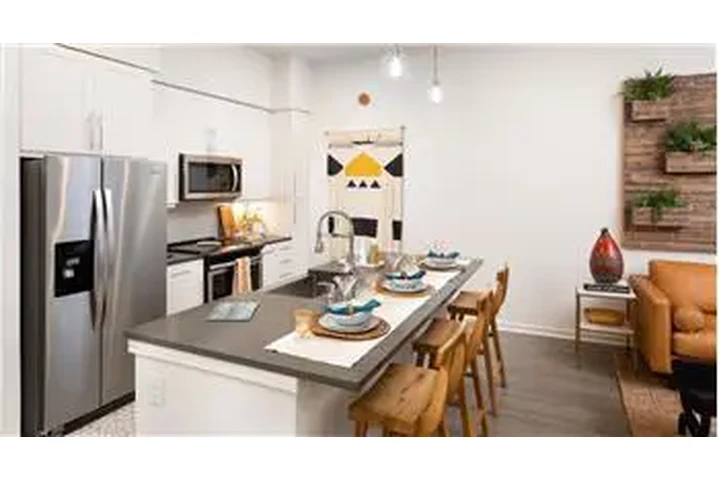 $2560 : Rental property with 2 bedro image 5