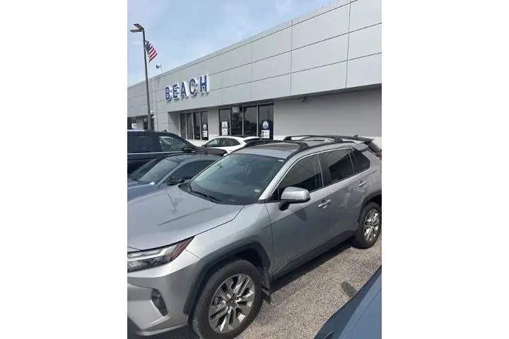 $35201 : Toyota RAV4 2024 XLE Premium image 6