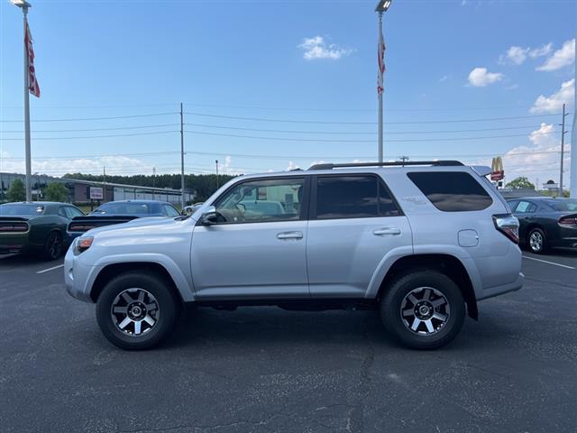 $49899 : PRE-OWNED 2024 TOYOTA 4RUNNER image 4