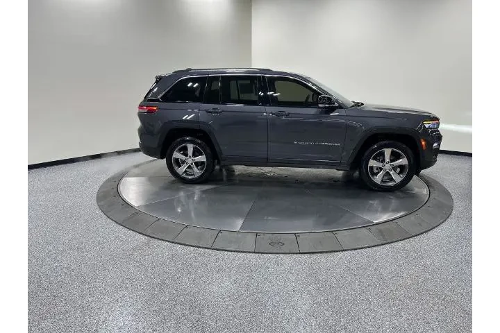 $23274 : Jeep Grand Cherokee 2022 4x4 image 6