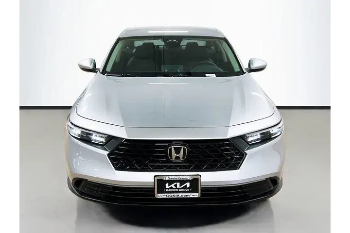 $25359 : Honda Accord 2025 LX 4dr Sed image 2