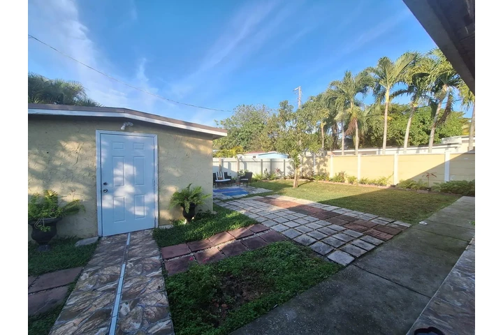 $1500 : EFFICIENCY en West Miami image 9