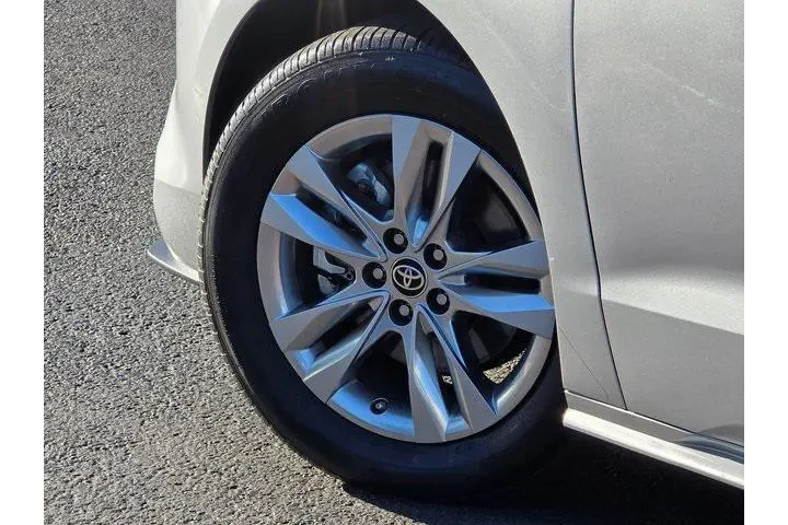 $32500 : Toyota Sienna 2022 XLE 8-Pas image 8