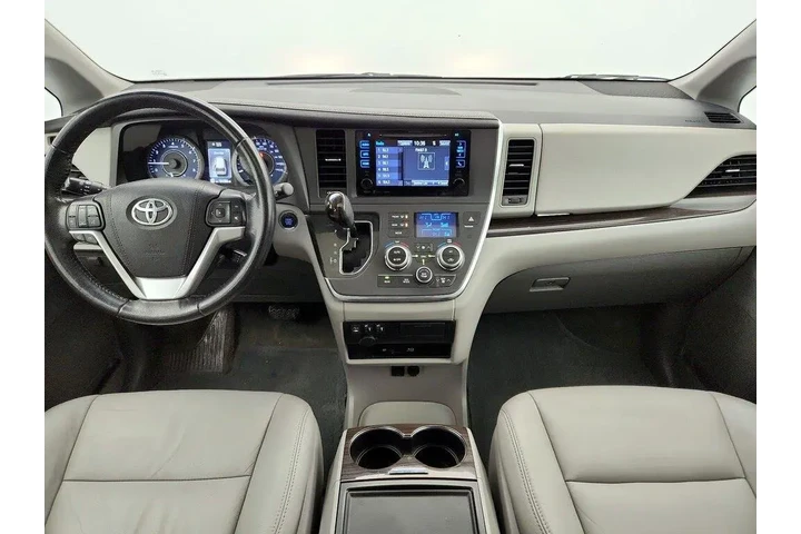 $25998 : Toyota Sienna 2016 AWD XLE 7 image 9