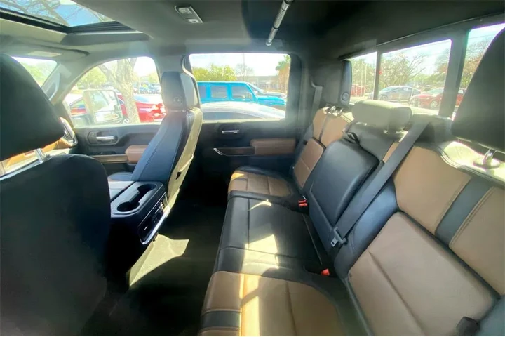 $39998 : Chevrolet Silverado 2500HD 2 image 9