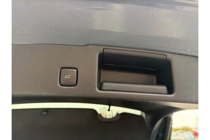 $27673 : Ford Escape Plug-In Hybrid 2 image 9