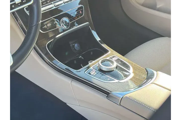 $21990 : Mercedes-Benz C-Class 2020 C image 9