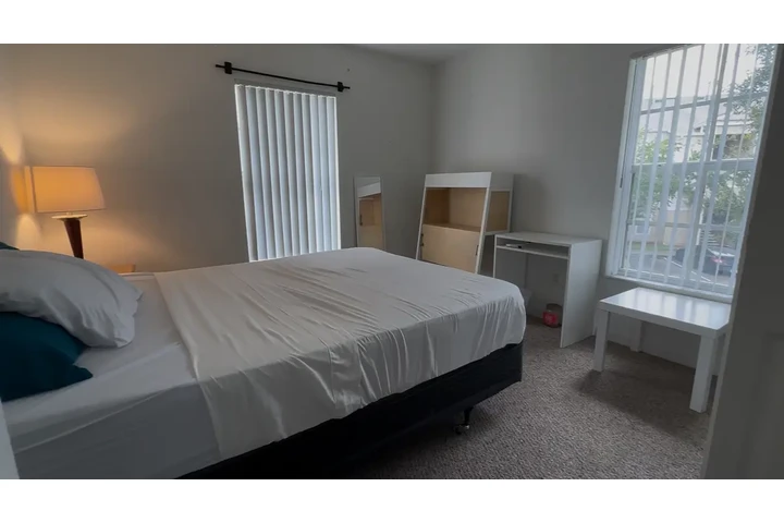 $800 : Rento Habitacion Amoblada image 6