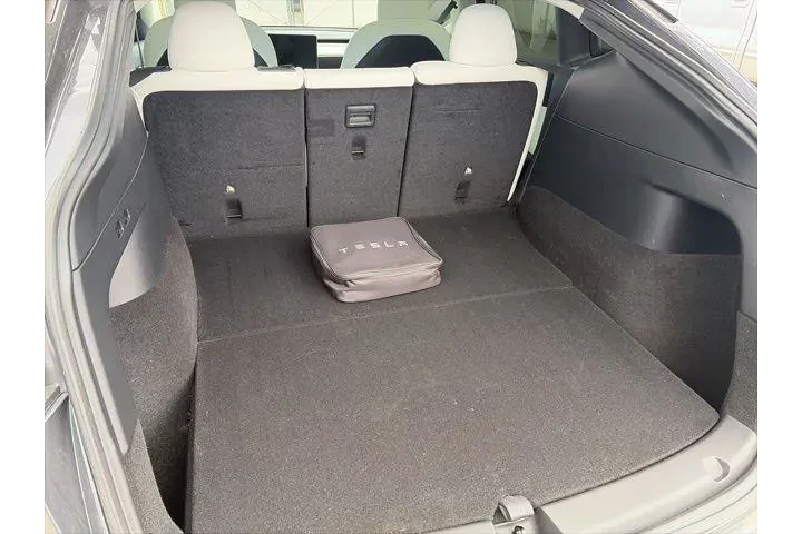 $33000 : Tesla Model Y 2022 AWD Perfo image 4