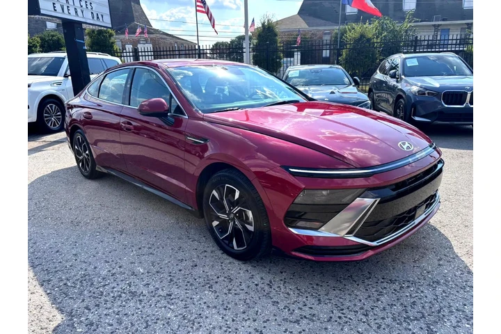 2024 Sonata SEL image 2