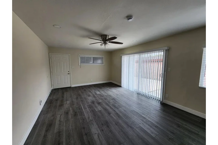 $1000 : Beautiful Home...Anaheim, CA image 2
