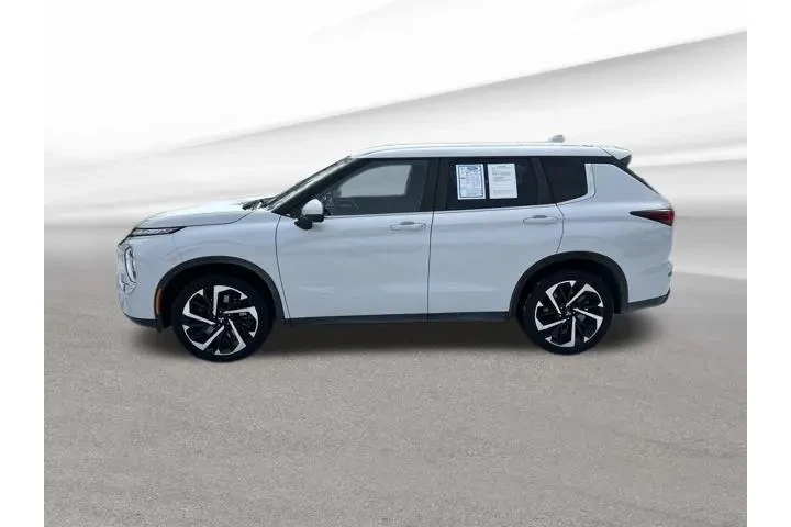 $17970 : Mitsubishi Outlander 2022 AW image 4