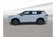 $17970 : Mitsubishi Outlander 2022 AW thumbnail