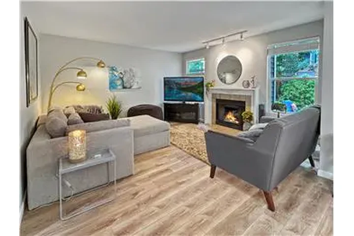 $3200 : Rental property with 2 bedro image 3