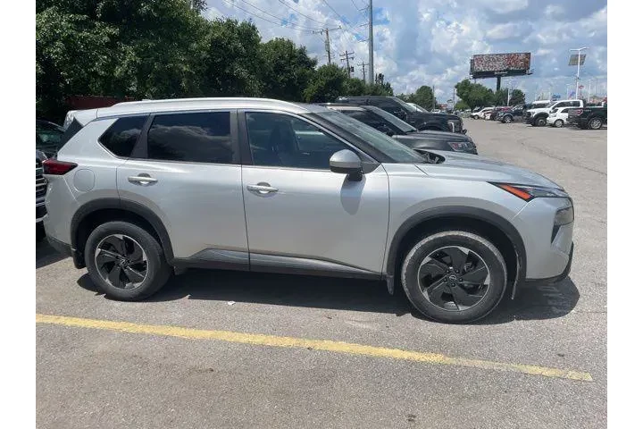 $23357 : Nissan Rogue 2024 AWD SV 4dr image 9