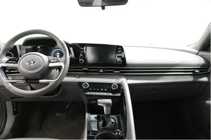 $19913 : Hyundai ELANTRA 2021 SEL 4dr image 2