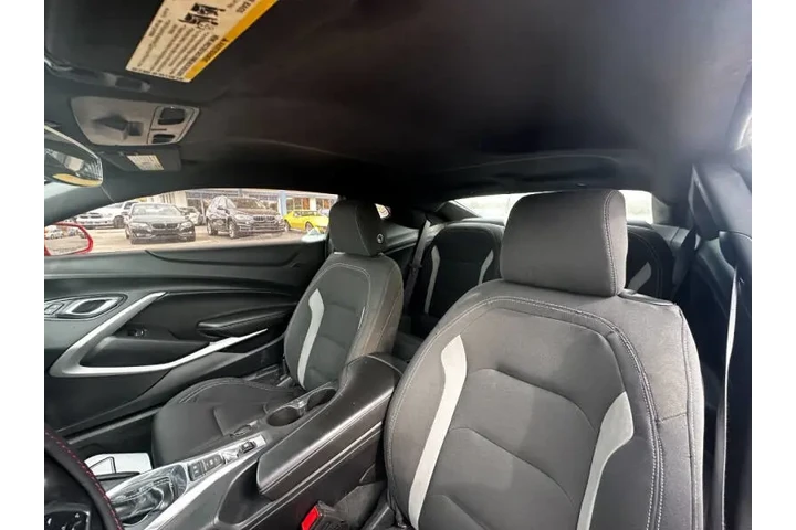 2017 Camaro LT image 6