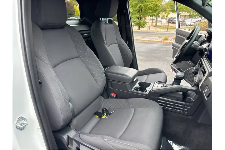 $28000 : 2024 Tacoma 2WD SR image 5