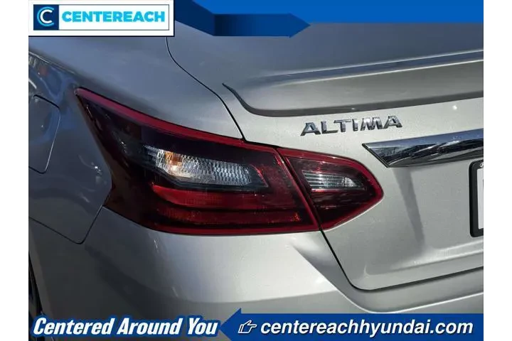 $10555 : Nissan Altima 2017 2.5 SR 4d image 9