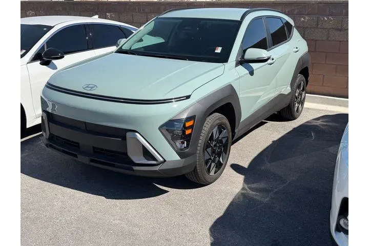 $21988 : Hyundai KONA 2024 AWD SEL 4d image 2