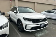 $38990 : Kia Sorento Plug-In Hybrid 2 thumbnail